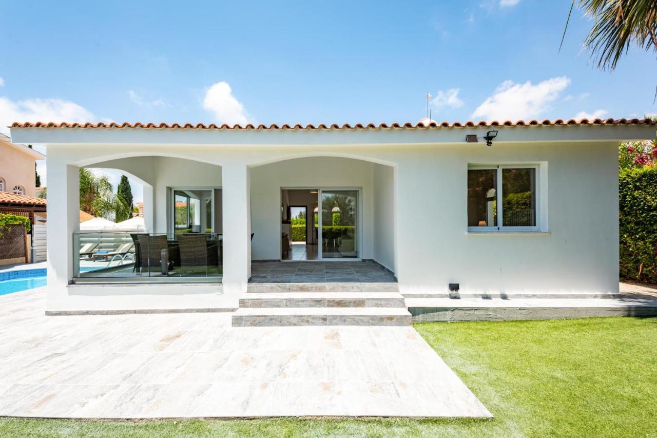 Bungalow Mikaella By Ezoria Villas Coral Bay Exterior foto
